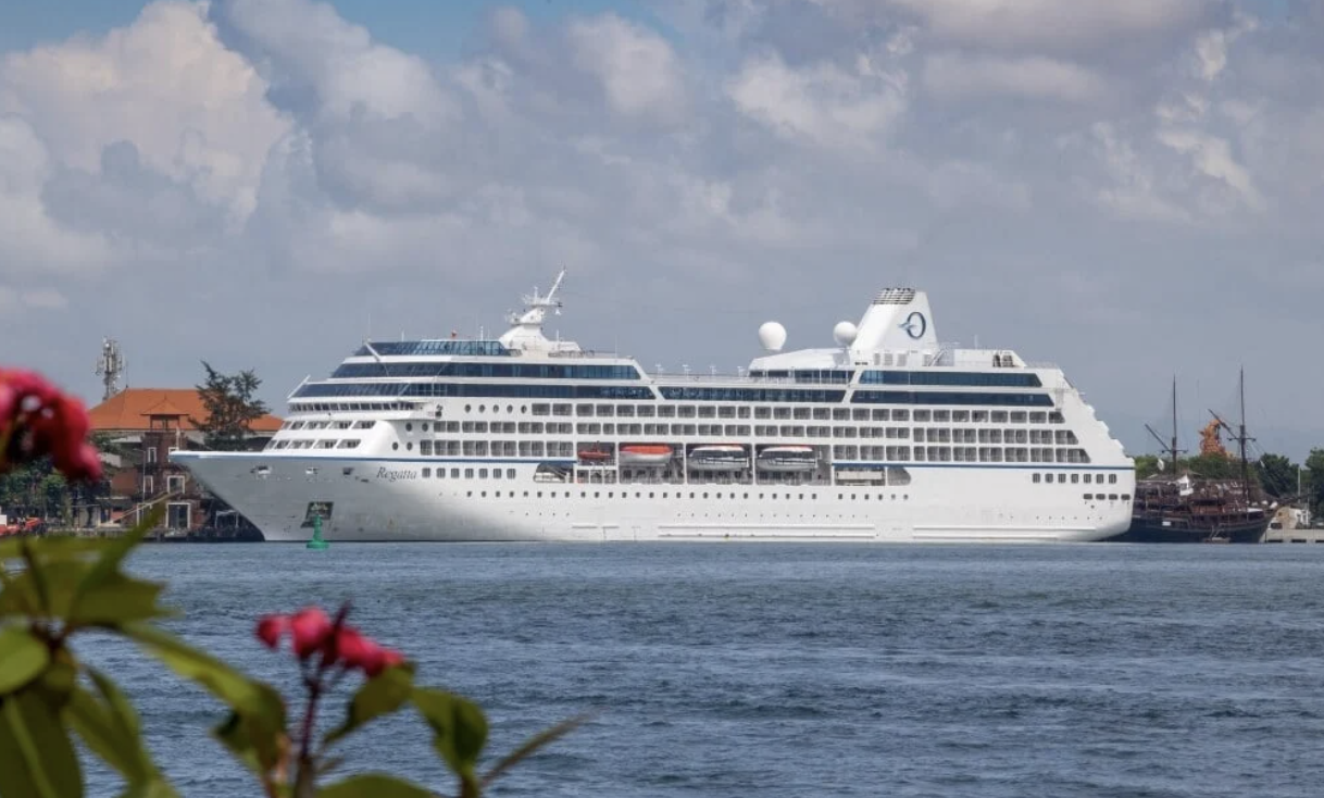 Cruise Ship